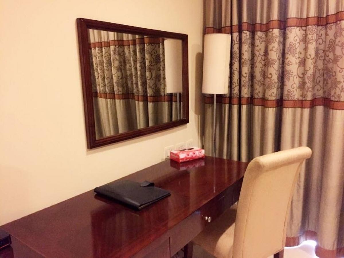 Hotel Vista New Delhi Bagian luar foto