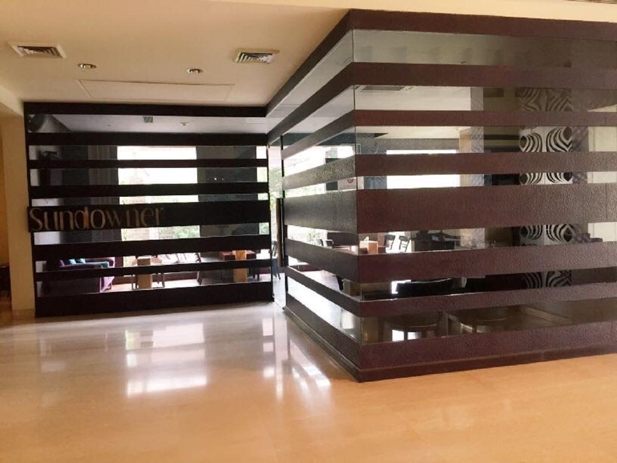 Hotel Vista New Delhi Bagian luar foto