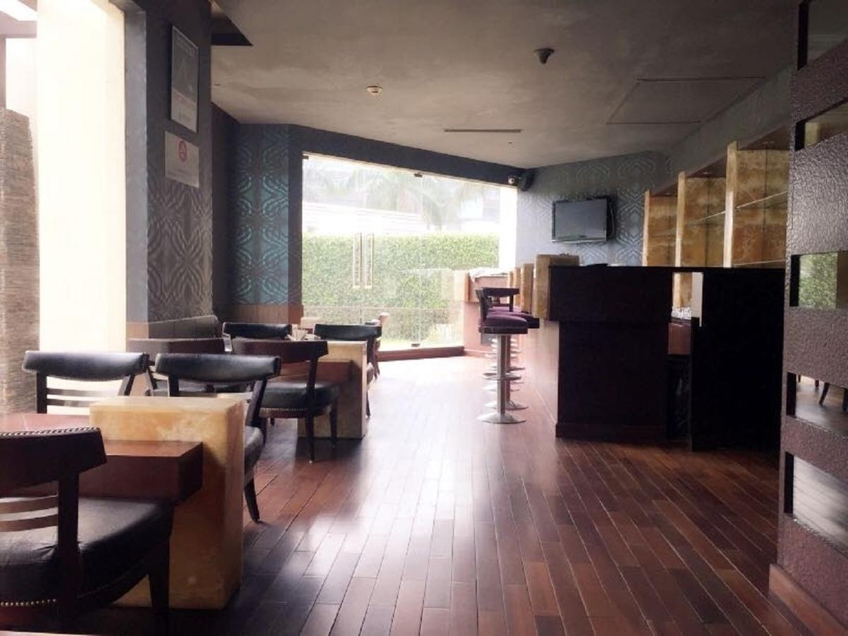 Hotel Vista New Delhi Bagian luar foto