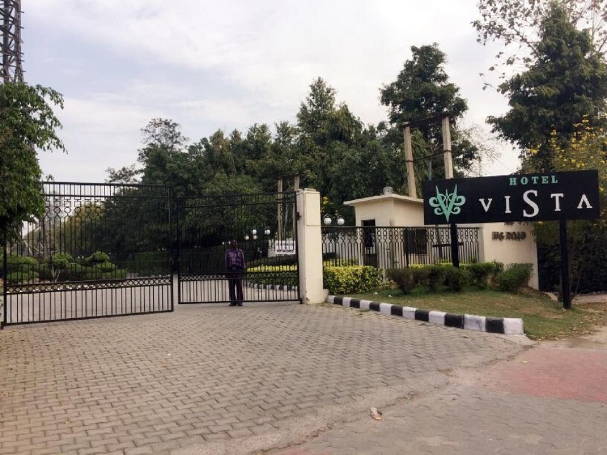 Hotel Vista New Delhi Bagian luar foto